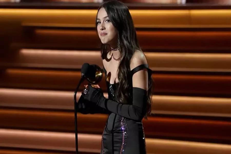 Olivia Rodrigo Memenangkan Best New Artist Grammy Awards 2022