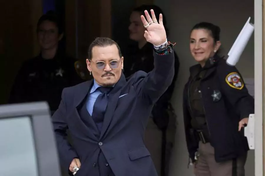 Johnny Depp Menangkan Tuntutan Pencemaran Nama Baik